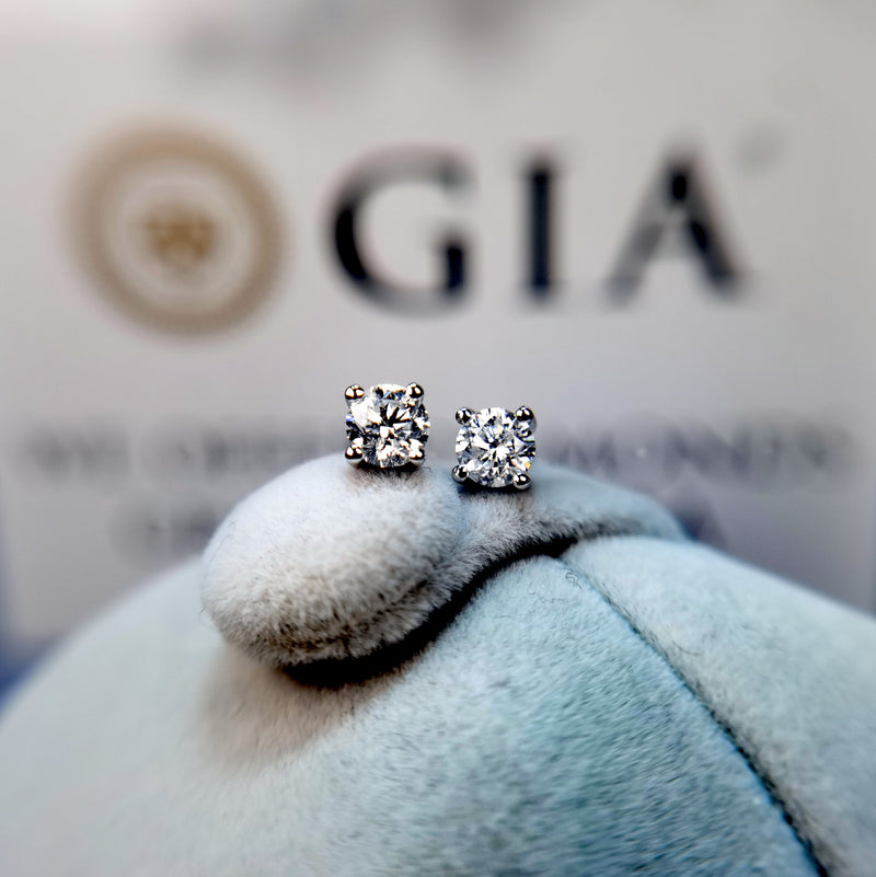 64份 E色 VS1 GIA證書 4爪鑲嵌 18K黃金鑽石耳環